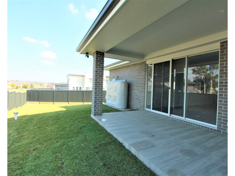 41 SAN CRISTOBAL DRIVE, Green Valley NSW 2168