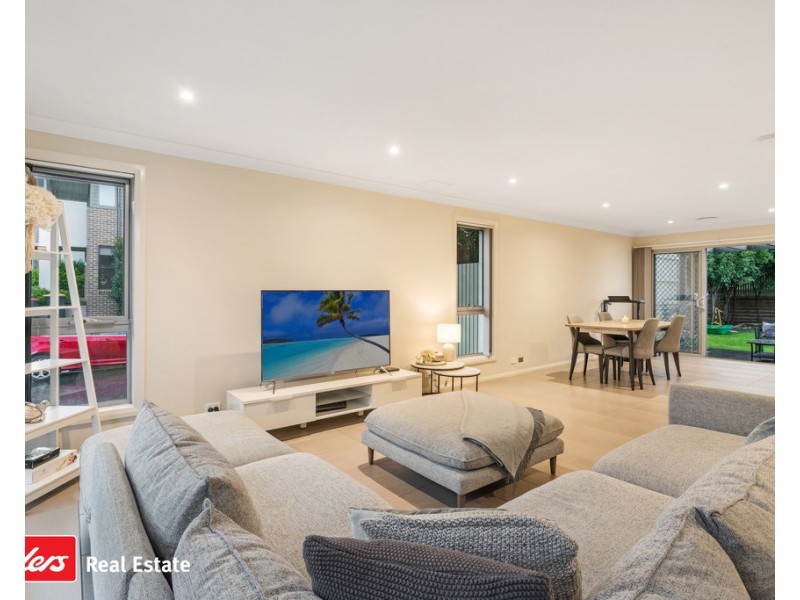 12 Hebe Terrace, Glenfield NSW 2167