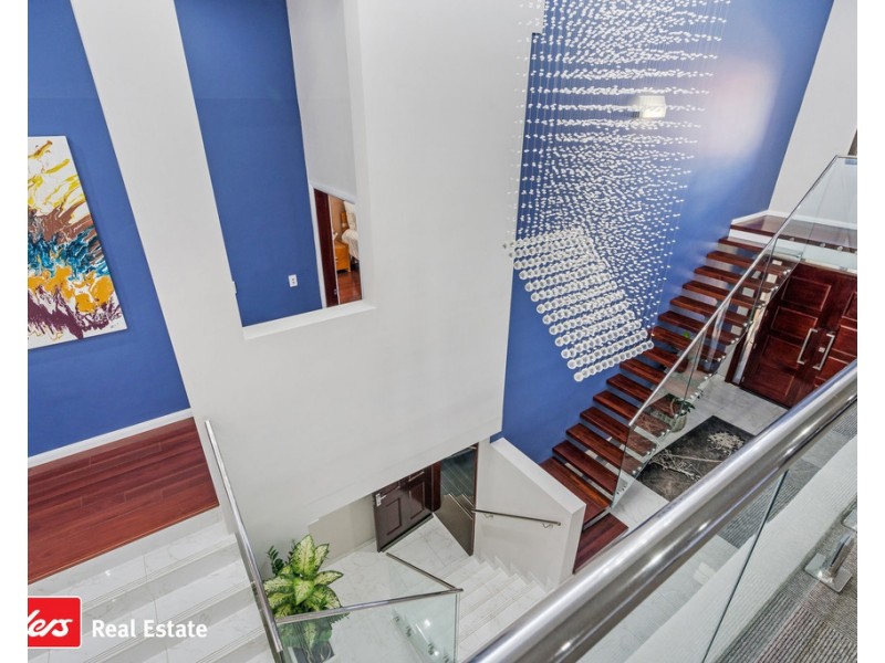 172 Kendall Drive, Casula NSW 2170