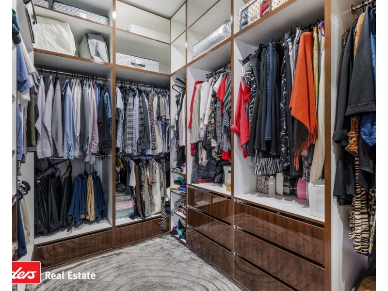 172 Kendall Drive, Casula NSW 2170