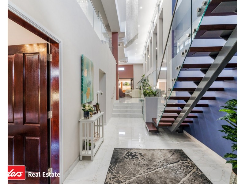 172 Kendall Drive, Casula NSW 2170