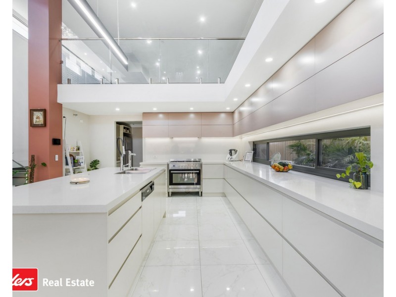 172 Kendall Drive, Casula NSW 2170