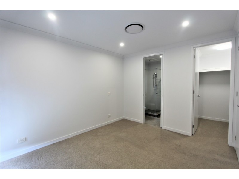 9 SEABORN AVENUE, Oran Park NSW 2570