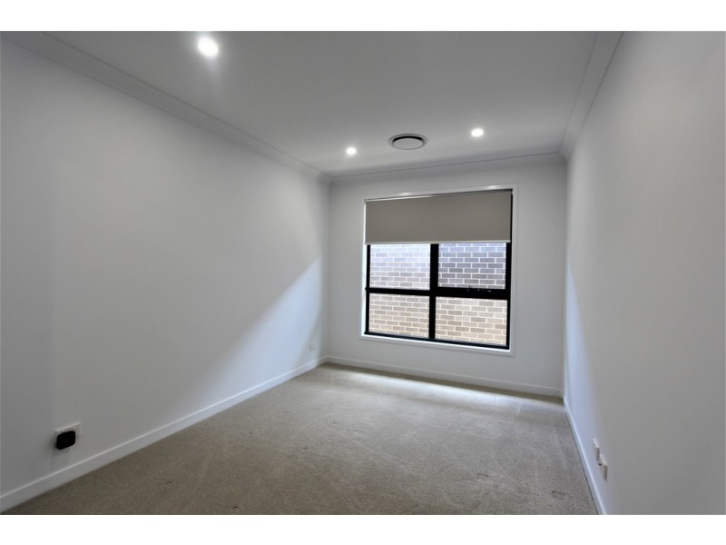 9 SEABORN AVENUE, Oran Park NSW 2570