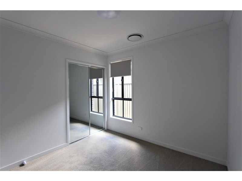 9 SEABORN AVENUE, Oran Park NSW 2570