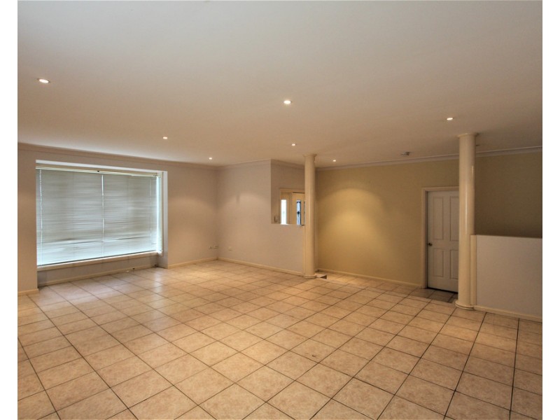 52 Solander Avenue, West Hoxton NSW 2171