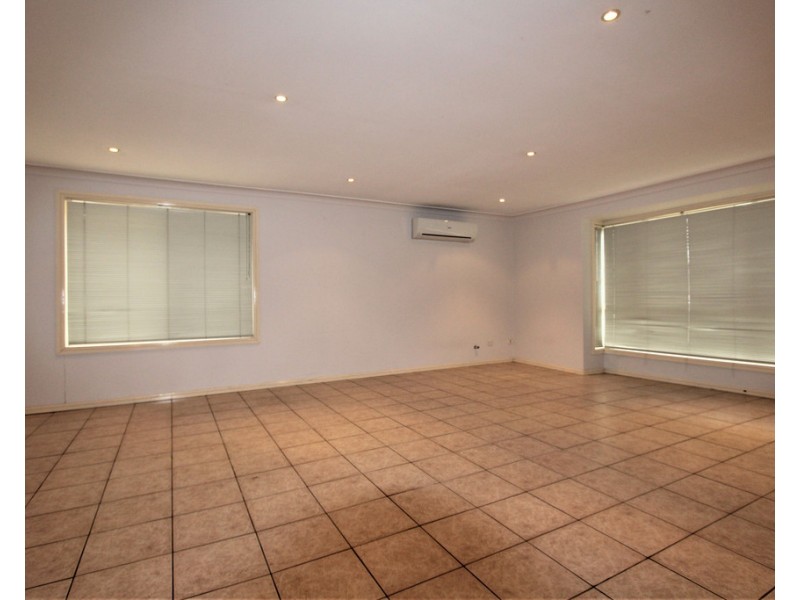 52 Solander Avenue, West Hoxton NSW 2171