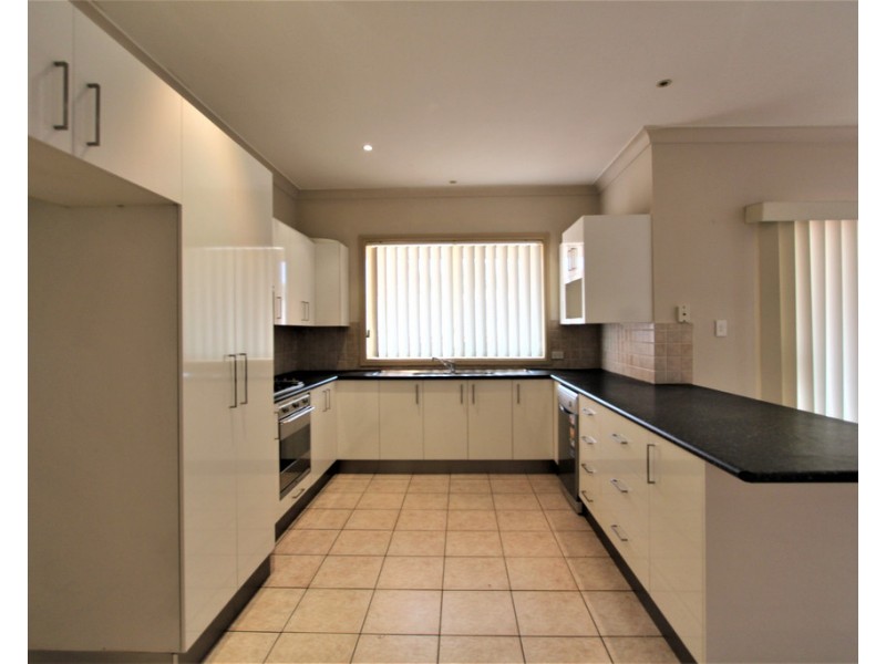 52 Solander Avenue, West Hoxton NSW 2171