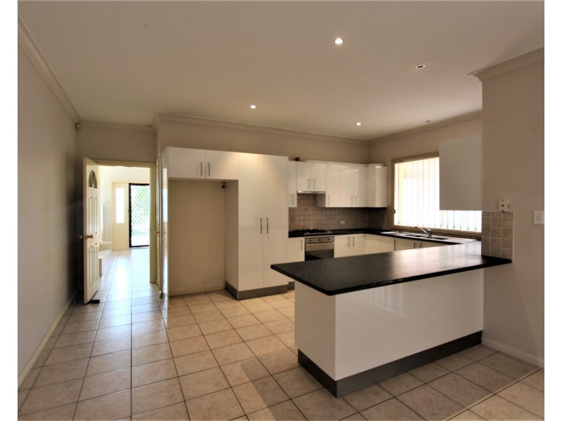 52 Solander Avenue, West Hoxton NSW 2171