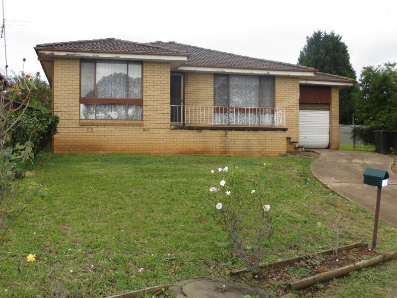 13 Dotterel Place, Ingleburn NSW 2565