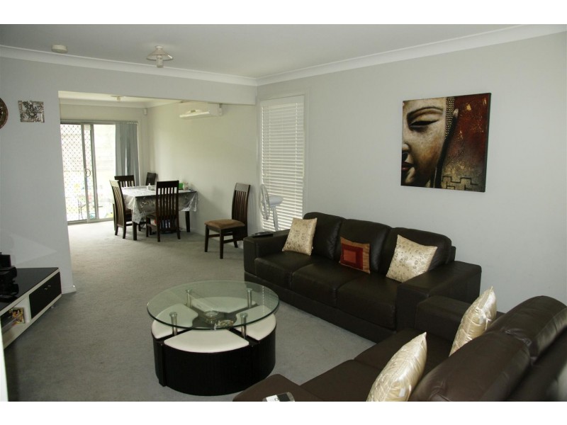 14 Northampton Drive, Glenfield NSW 2167
