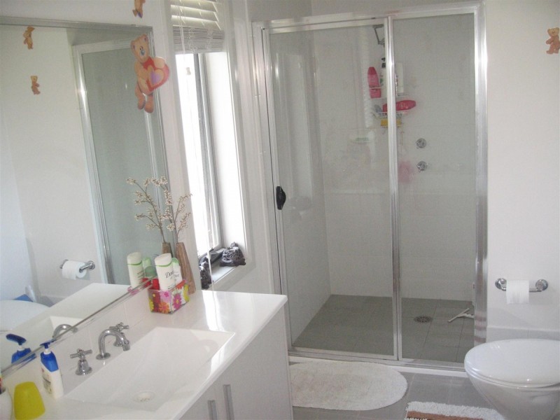 14 Northampton Drive, Glenfield NSW 2167