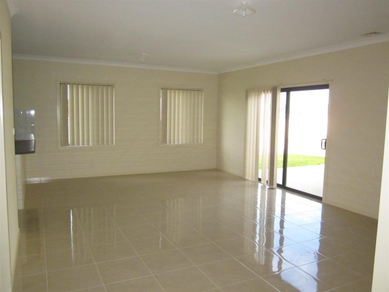 15 Redpa Close, West Hoxton NSW 2171
