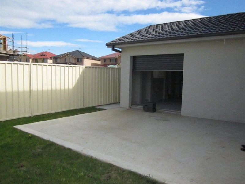 15 Redpa Close, West Hoxton NSW 2171