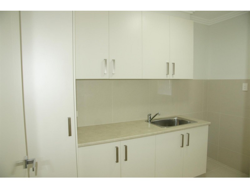 7 McGuiness Ave, Middleton Grange NSW 2171