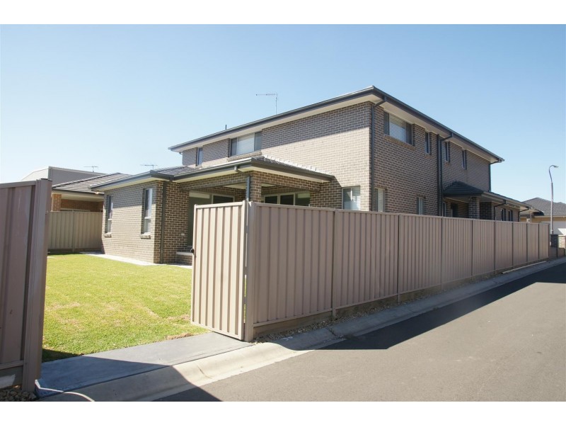 7 McGuiness Ave, Middleton Grange NSW 2171