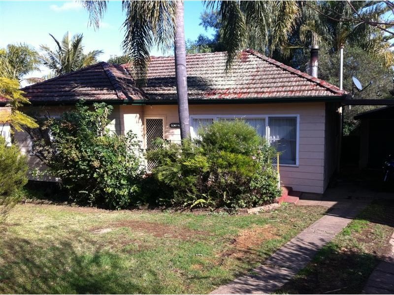 6 Farnsworth Avenue, Campbelltown NSW 2560
