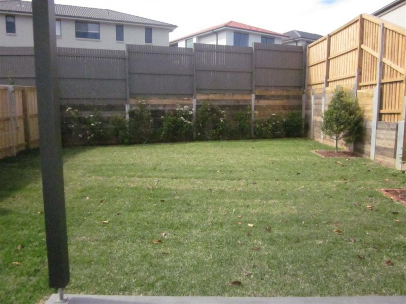 8 Matilda Way, Glenfield NSW 2167