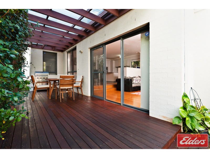 7 Hillsborough Cres, Glenfield NSW 2167