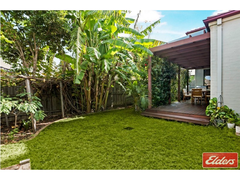 7 Hillsborough Cres, Glenfield NSW 2167