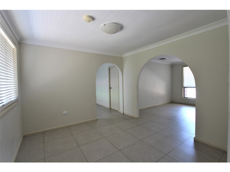 25 Wendlebury Road, Chipping Norton NSW 2170