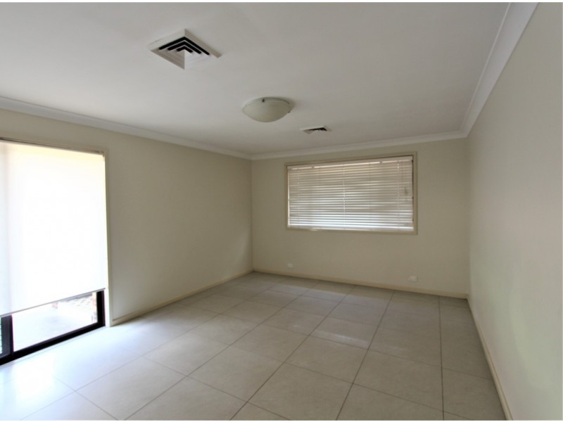 25 Wendlebury Road, Chipping Norton NSW 2170