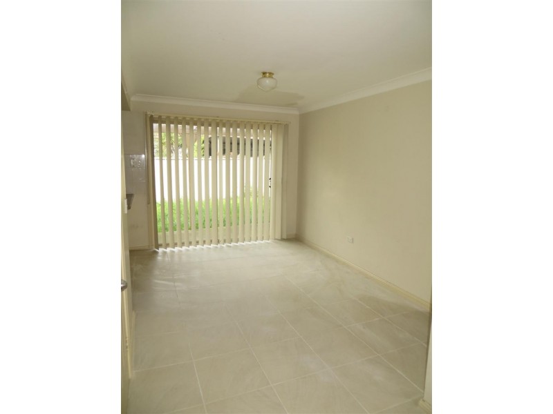 2/9-11 Weir Crescent, Lurnea NSW 2170