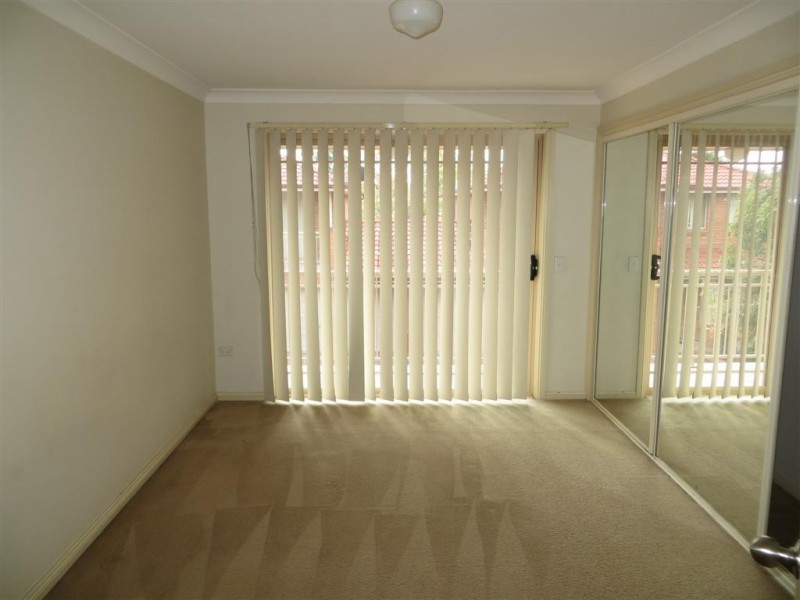 2/9-11 Weir Crescent, Lurnea NSW 2170