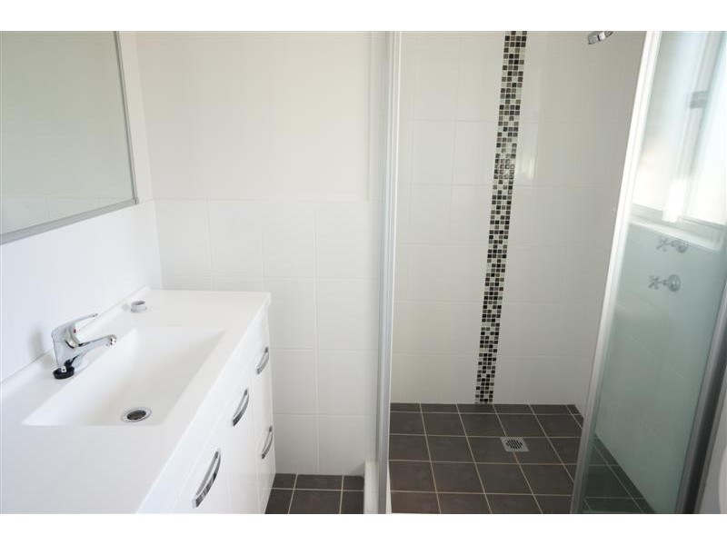 18 Bird Walton Ave, Middleton Grange NSW 2171