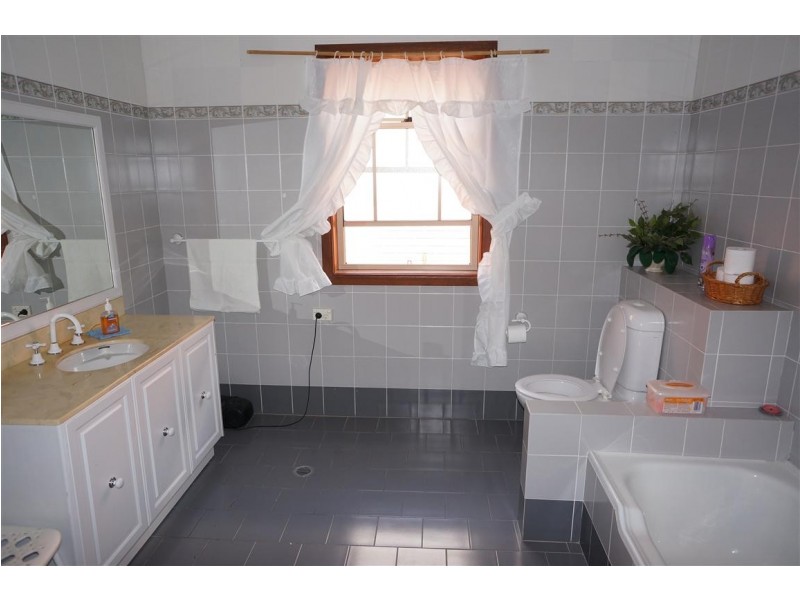 8 Carboni Street, Liverpool NSW 2170