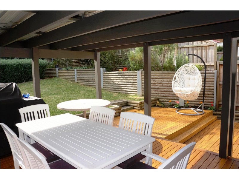 21 Mary Ann Drive, Glenfield NSW 2167