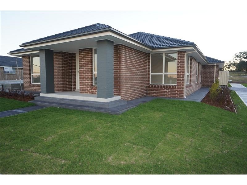 24 Bird Walton Ave, Middleton Grange NSW 2171