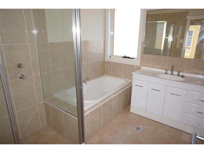 24 Bird Walton Ave, Middleton Grange NSW 2171