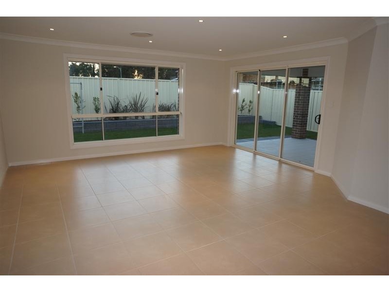 24 Bird Walton Ave, Middleton Grange NSW 2171