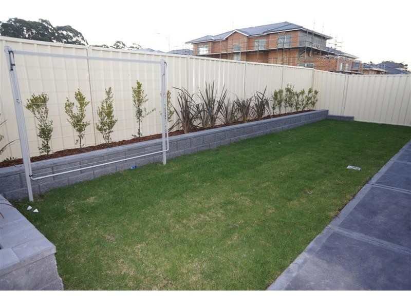 24 Bird Walton Ave, Middleton Grange NSW 2171