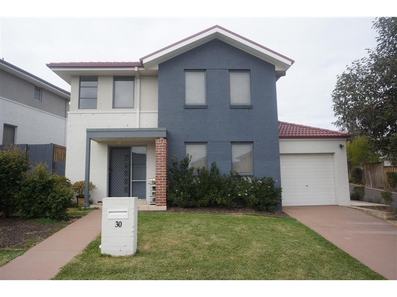 30 Hadlow Ave, Glenfield NSW 2167