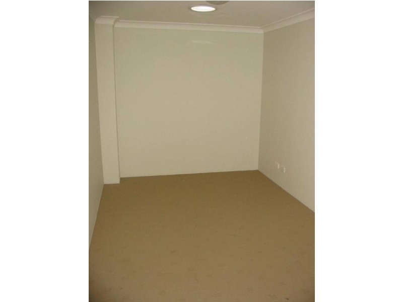 Edensor Park NSW 2176