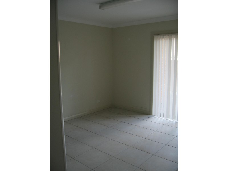 Edensor Park NSW 2176