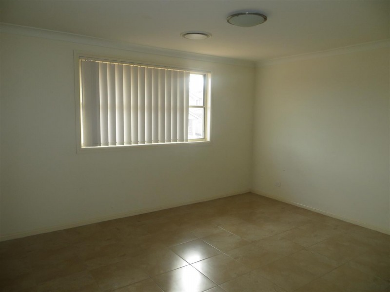9 Redpa Close, West Hoxton NSW 2171