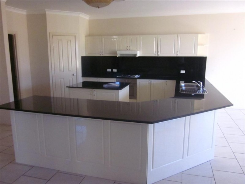 West Hoxton NSW 2171