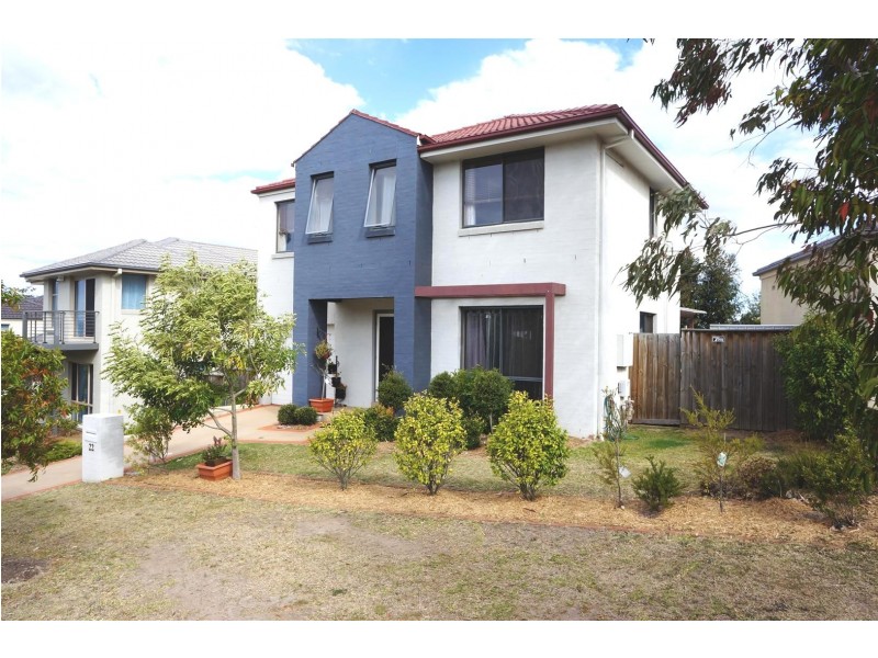 22 Mary Ann Drive, Glenfield NSW 2167
