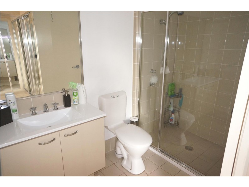 22 Mary Ann Drive, Glenfield NSW 2167