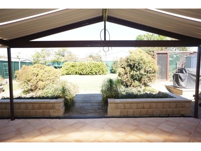 13 Murwillumbah Ave, Hoxton Park NSW 2171