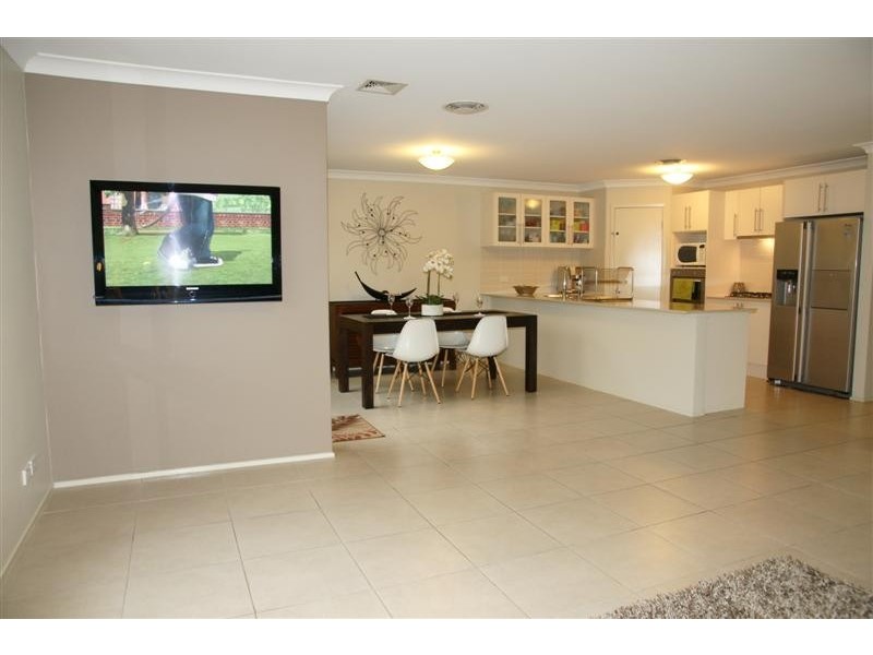 30 Stansmore Ave, Prestons NSW 2170