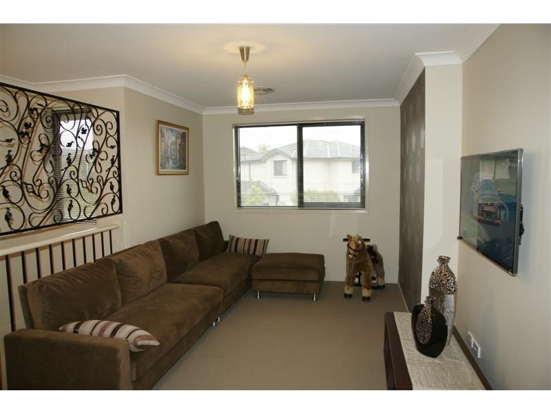 30 Stansmore Ave, Prestons NSW 2170