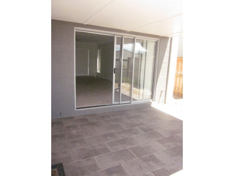 9 Garrett Lane, Middleton Grange NSW 2171