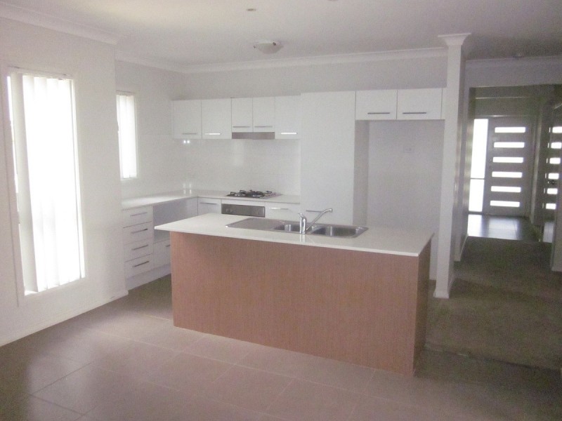 9 Garrett Lane, Middleton Grange NSW 2171