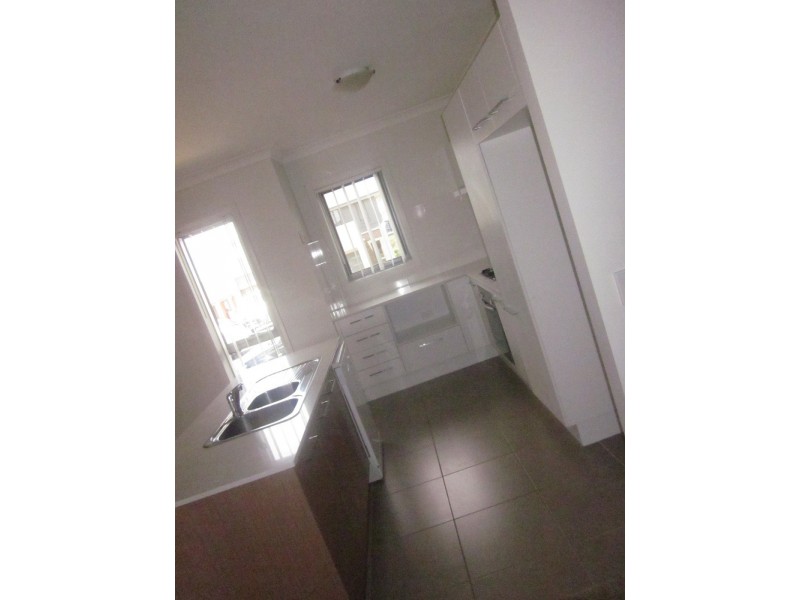 9 Garrett Lane, Middleton Grange NSW 2171