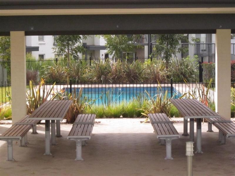 9 Garrett Lane, Middleton Grange NSW 2171