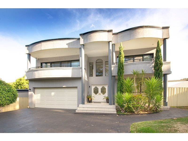 183B Henry Lawson Drive, Georges Hall NSW 2198